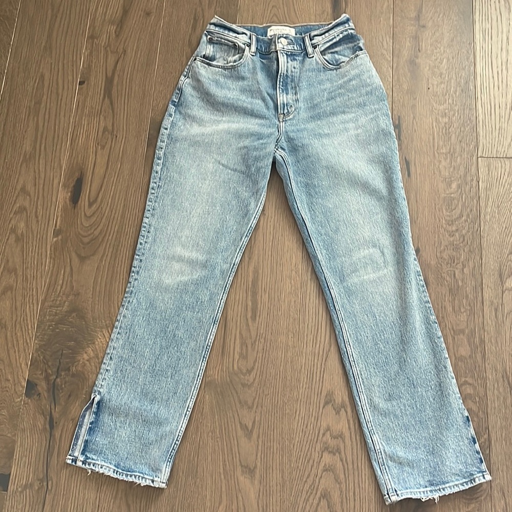 Abercrombie & Fitch The 90’s straight jean 27 short
